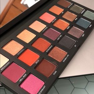 Urban Decay Born To Run Eyeshadow Palette